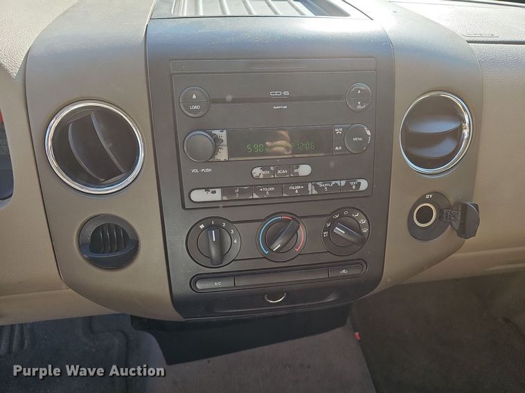 image for item DN8730 2005 Ford F150  SuperCrew pickup truck