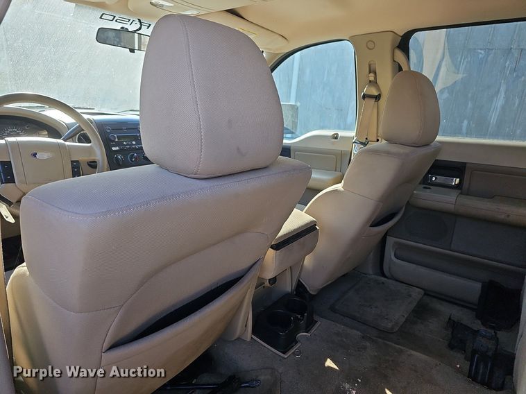 image for item DN8730 2005 Ford F150  SuperCrew pickup truck