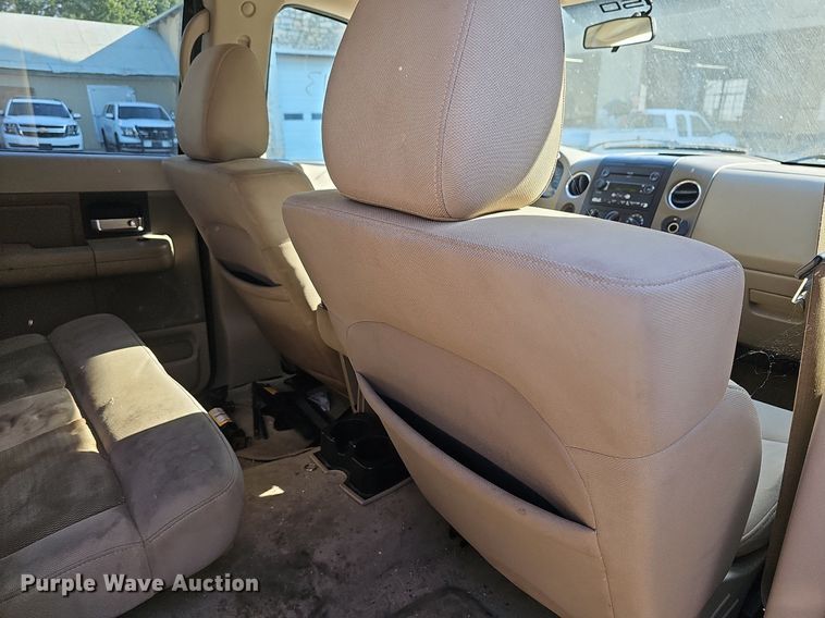 image for item DN8730 2005 Ford F150  SuperCrew pickup truck