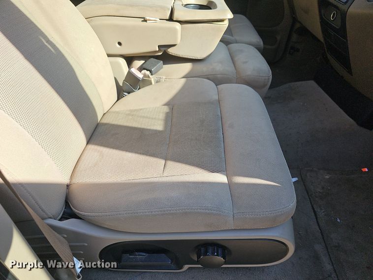 image for item DN8730 2005 Ford F150  SuperCrew pickup truck