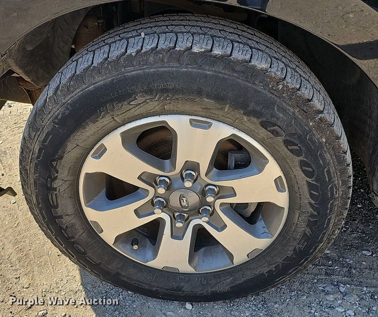 image for item DN8730 2005 Ford F150  SuperCrew pickup truck