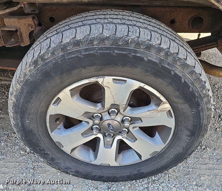 image for item DN8730 2005 Ford F150  SuperCrew pickup truck