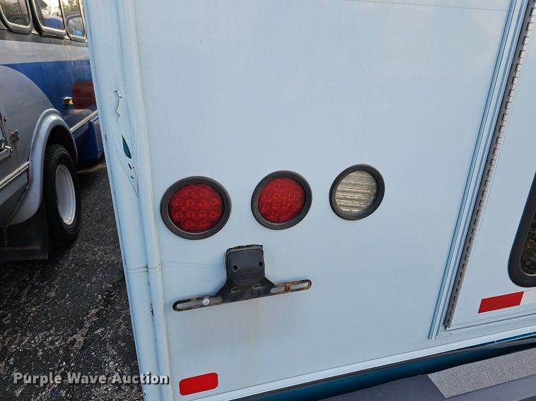 image for item DN8743 2015 Ford E450 Super Duty  shuttle bus