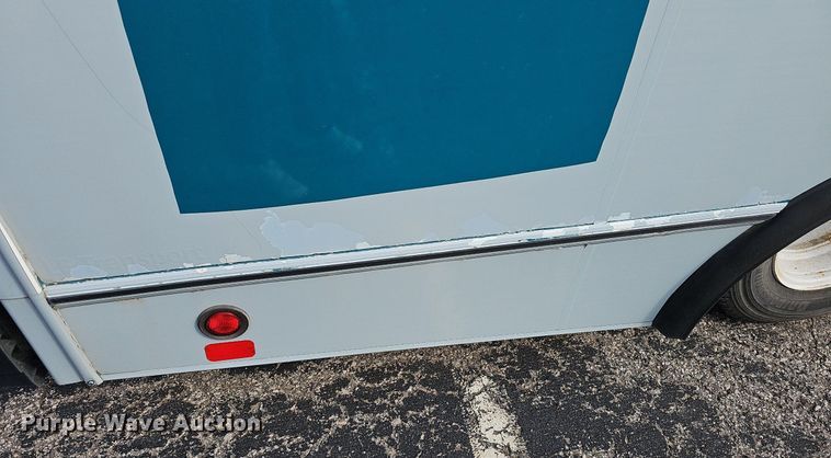 image for item DN8743 2015 Ford E450 Super Duty  shuttle bus