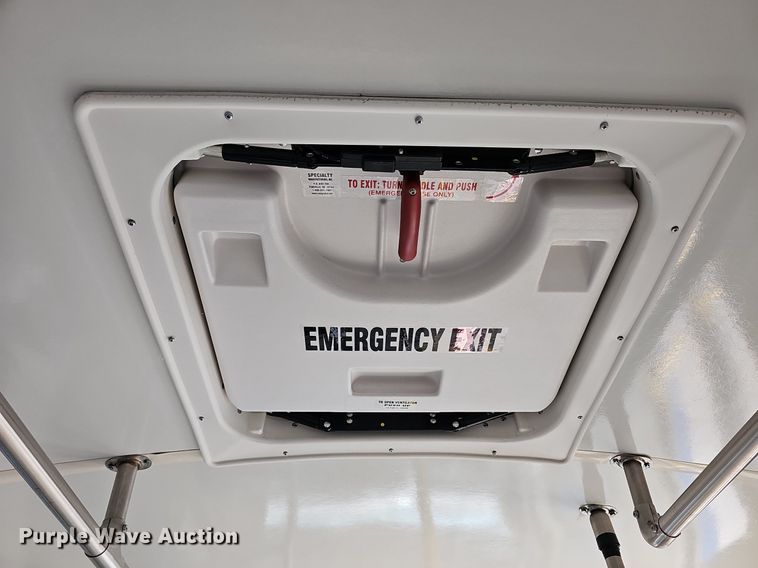 image for item DN8743 2015 Ford E450 Super Duty  shuttle bus