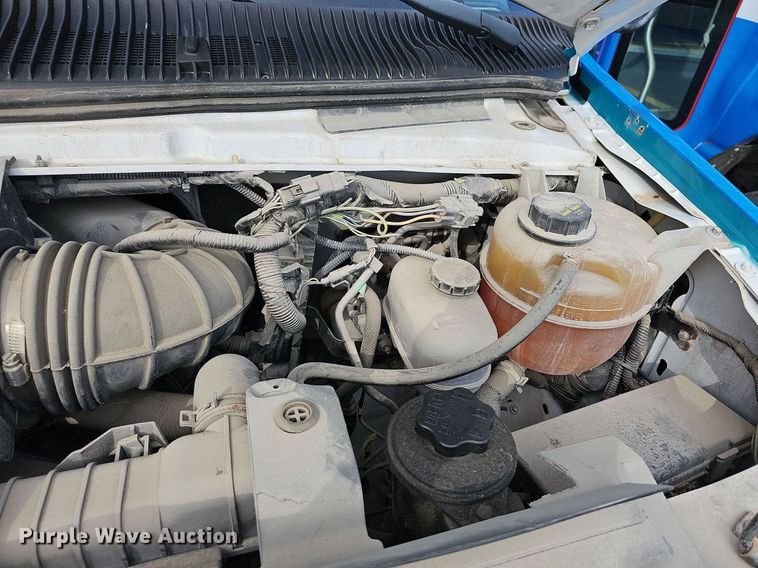 image for item DN8743 2015 Ford E450 Super Duty  shuttle bus