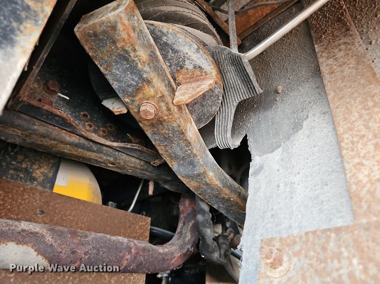 image for item DN8743 2015 Ford E450 Super Duty  shuttle bus