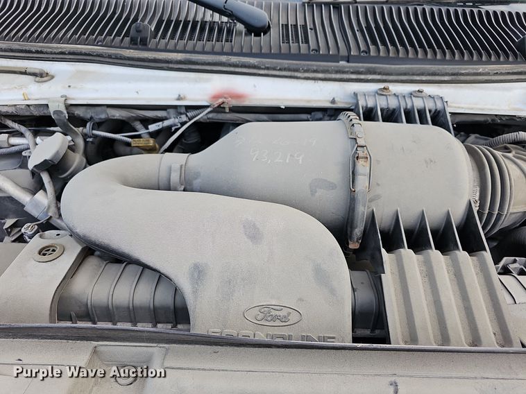 image for item DN8744 2015 Ford E450 Super Duty  shuttle bus