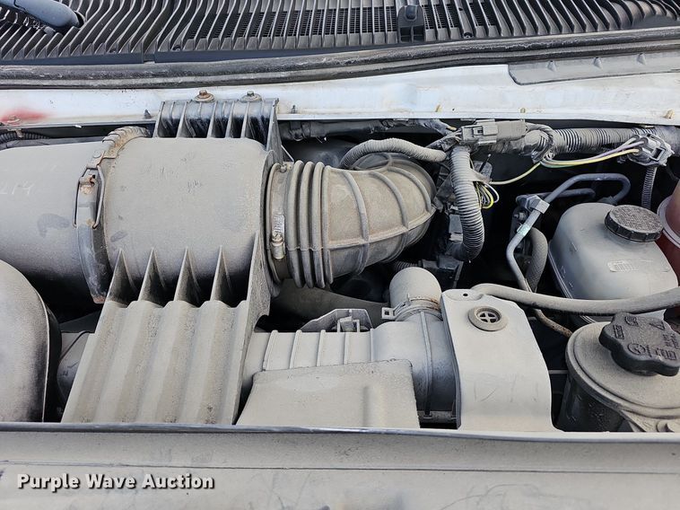 image for item DN8744 2015 Ford E450 Super Duty  shuttle bus