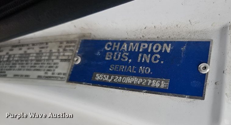 image for item DN8744 2015 Ford E450 Super Duty  shuttle bus