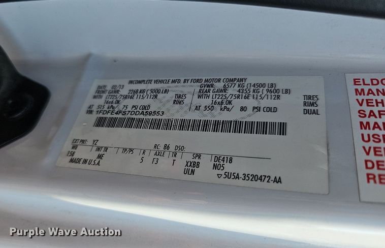 image for item DN8745 2013 Ford E450 Super Duty  shuttle bus