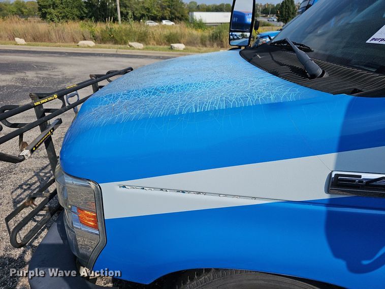 image for item DN8746 2015 Ford Champion E450 Super Duty  shuttle bus