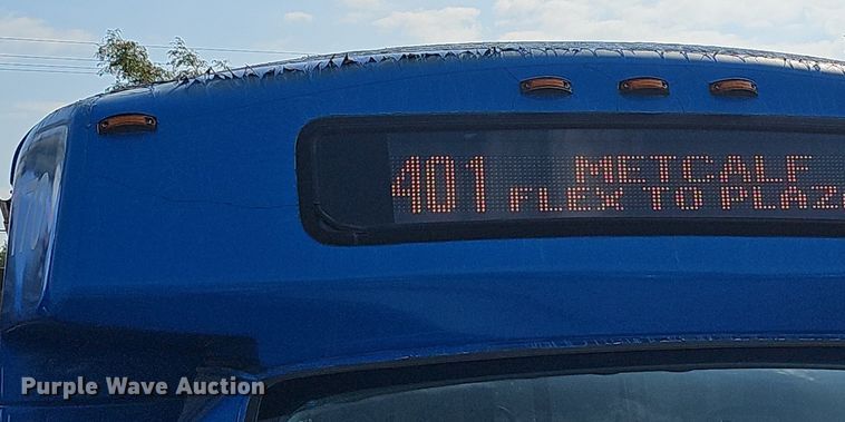 image for item DN8746 2015 Ford Champion E450 Super Duty  shuttle bus