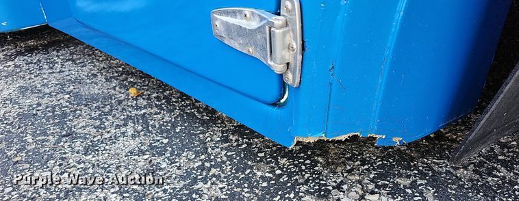 image for item DN8746 2015 Ford Champion E450 Super Duty  shuttle bus