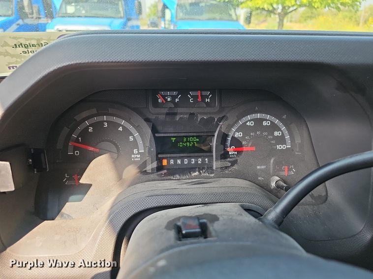 image for item DN8746 2015 Ford Champion E450 Super Duty  shuttle bus