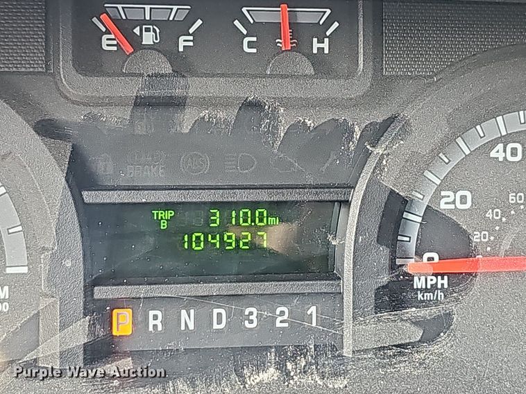 image for item DN8746 2015 Ford Champion E450 Super Duty  shuttle bus