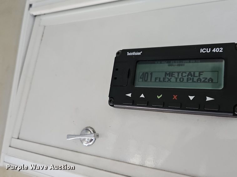 image for item DN8746 2015 Ford Champion E450 Super Duty  shuttle bus