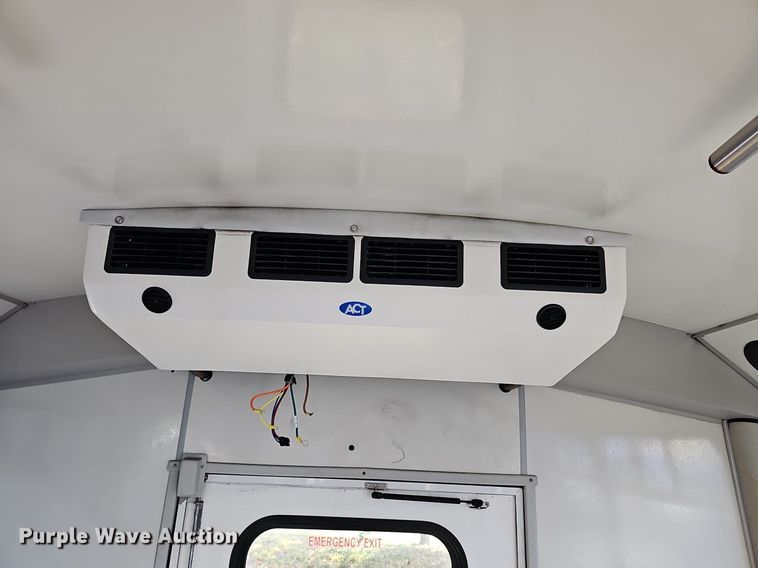 image for item DN8746 2015 Ford Champion E450 Super Duty  shuttle bus