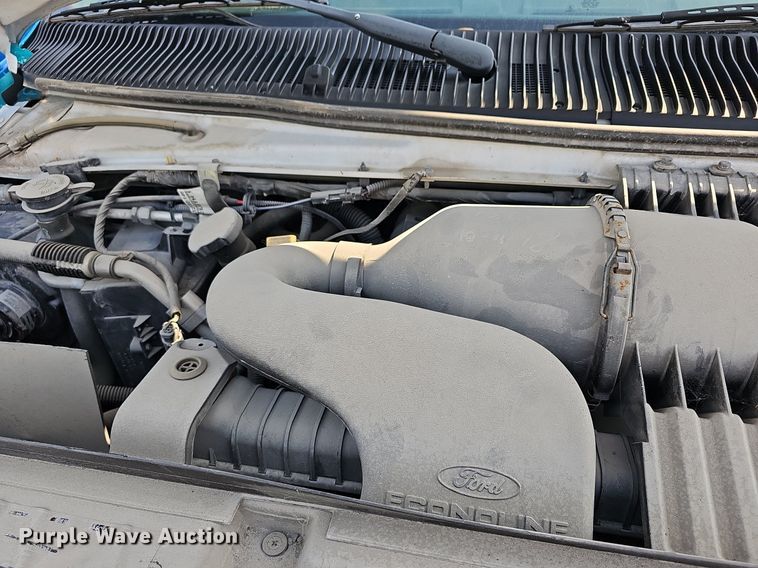 image for item DN8746 2015 Ford Champion E450 Super Duty  shuttle bus