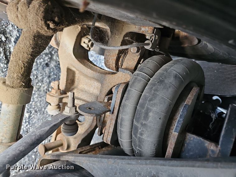 image for item DN8746 2015 Ford Champion E450 Super Duty  shuttle bus