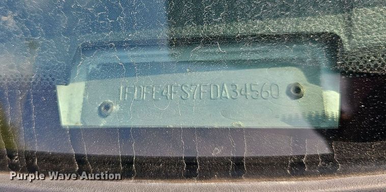 image for item DN8746 2015 Ford Champion E450 Super Duty  shuttle bus