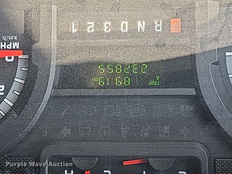 image for item DN8747 2014 Ford E450 Super Duty  shuttle bus