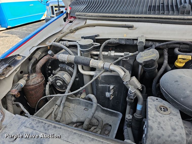 image for item DN8747 2014 Ford E450 Super Duty  shuttle bus