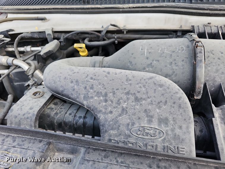 image for item DN8747 2014 Ford E450 Super Duty  shuttle bus