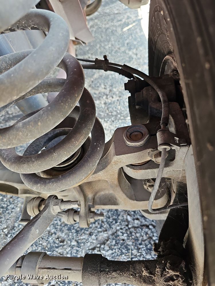 image for item DN8747 2014 Ford E450 Super Duty  shuttle bus