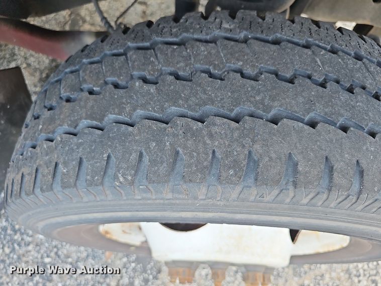 image for item DN8747 2014 Ford E450 Super Duty  shuttle bus