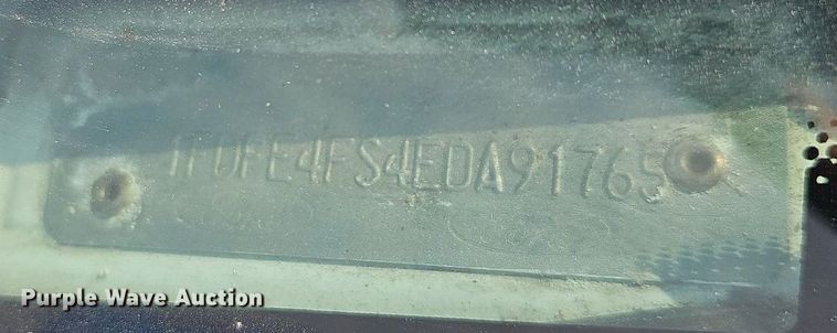 image for item DN8747 2014 Ford E450 Super Duty  shuttle bus