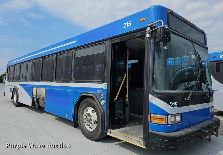 image for item DN8749 2007 Gillig  shuttle bus