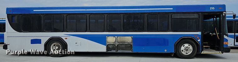 image for item DN8749 2007 Gillig  shuttle bus