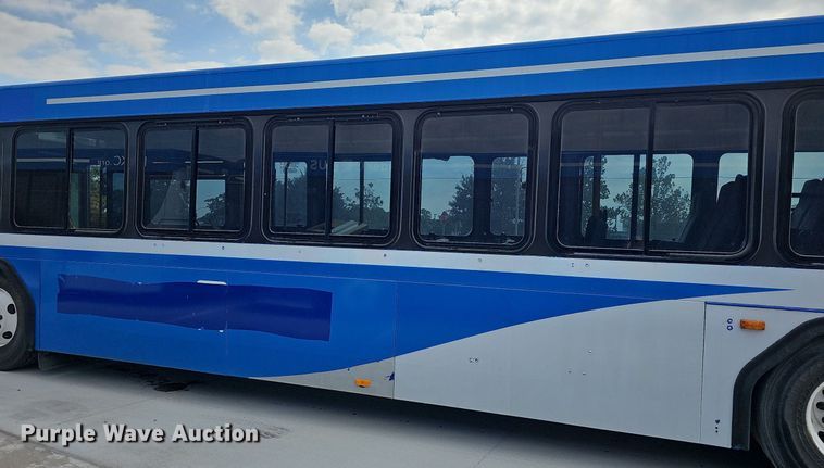 image for item DN8749 2007 Gillig  shuttle bus