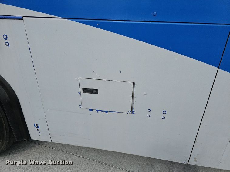 image for item DN8749 2007 Gillig  shuttle bus