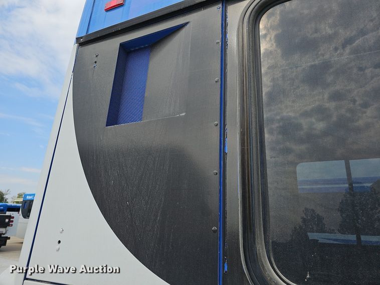 image for item DN8749 2007 Gillig  shuttle bus