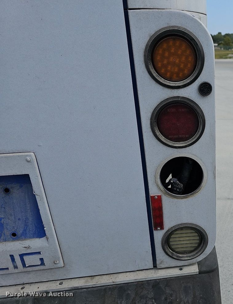 image for item DN8749 2007 Gillig  shuttle bus