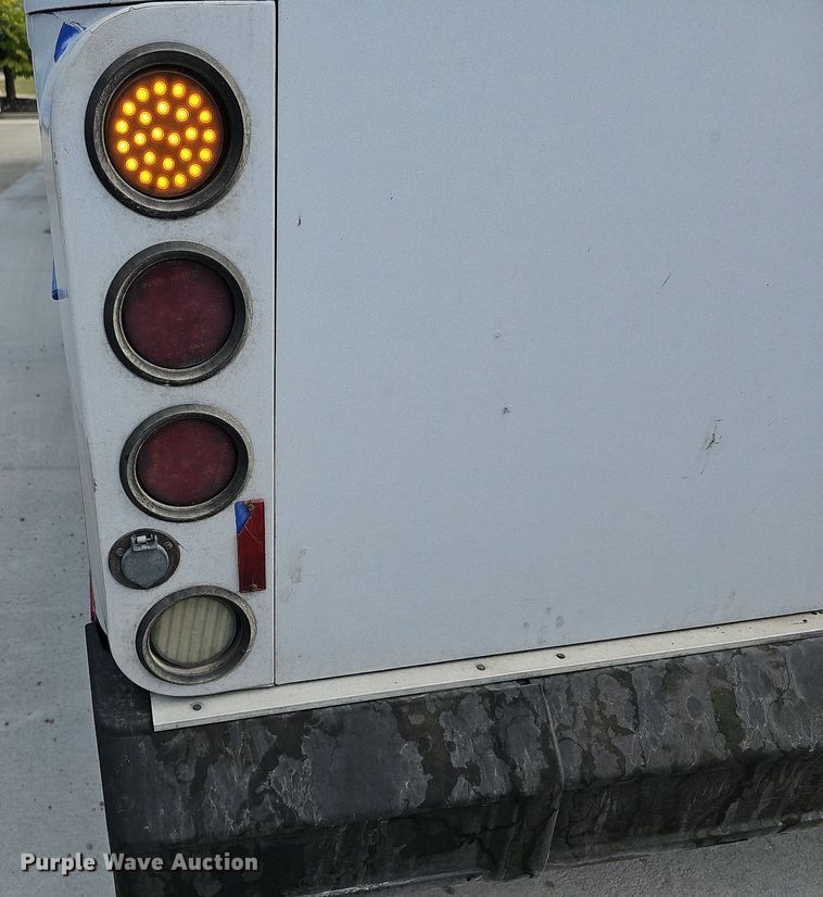 image for item DN8749 2007 Gillig  shuttle bus