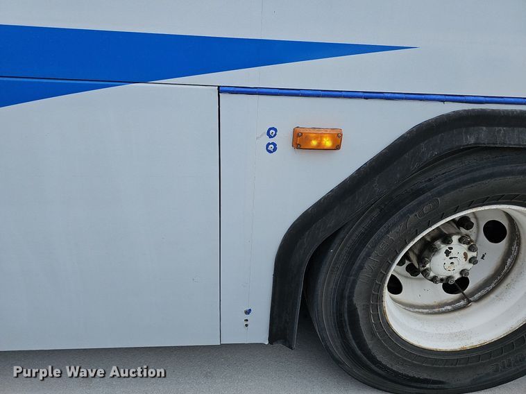 image for item DN8749 2007 Gillig  shuttle bus