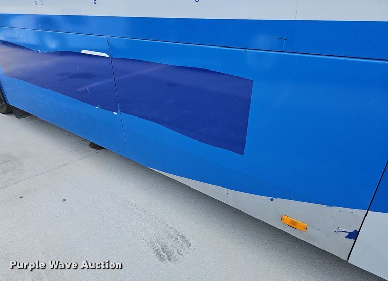 image for item DN8749 2007 Gillig  shuttle bus