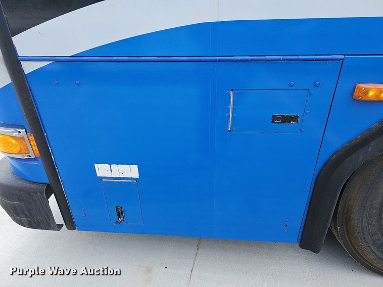 image for item DN8749 2007 Gillig  shuttle bus