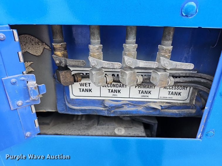 image for item DN8749 2007 Gillig  shuttle bus