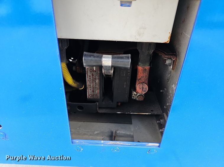 image for item DN8749 2007 Gillig  shuttle bus