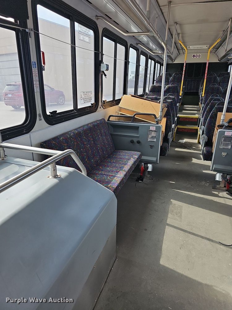 image for item DN8749 2007 Gillig  shuttle bus