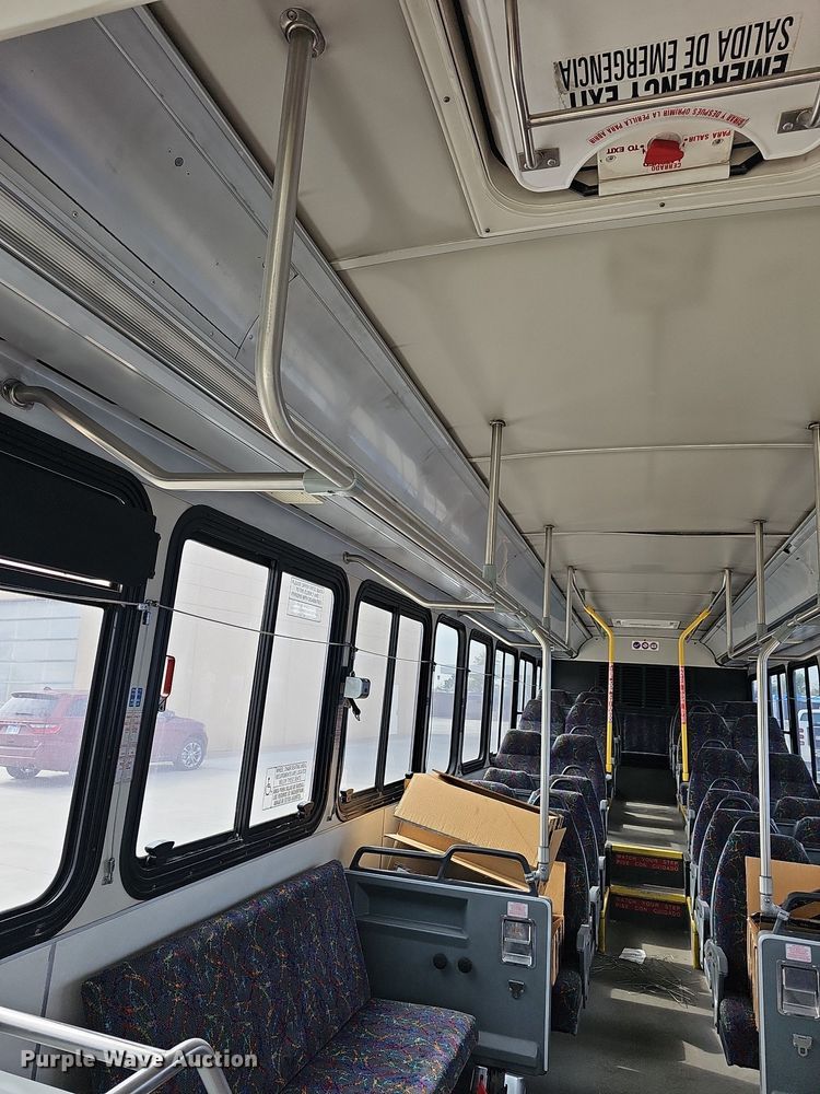 image for item DN8749 2007 Gillig  shuttle bus