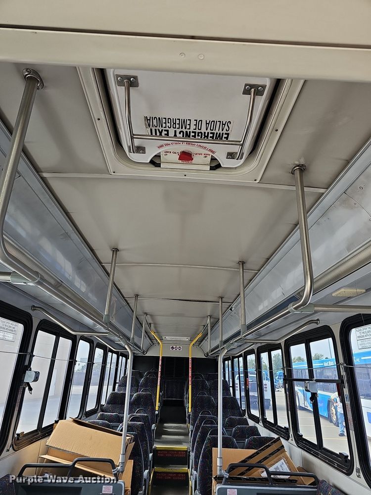 image for item DN8749 2007 Gillig  shuttle bus