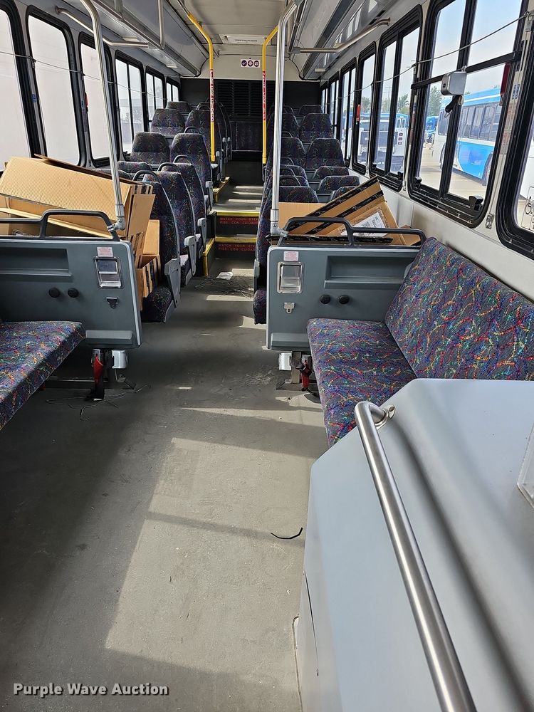 image for item DN8749 2007 Gillig  shuttle bus