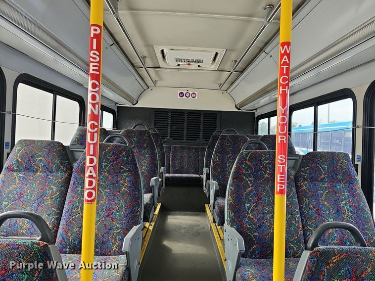 image for item DN8749 2007 Gillig  shuttle bus
