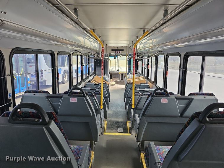 image for item DN8749 2007 Gillig  shuttle bus