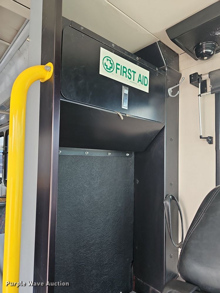 image for item DN8749 2007 Gillig  shuttle bus